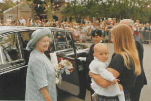 QueenMotherVisit1984-22f.png