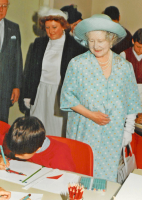 QueenMotherVisit1984-11e.png